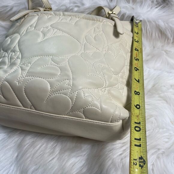 Betsey Johnson Cream Shopper Heart Quilted medium shoulder bag gold tone accent - Picture 7 of 12